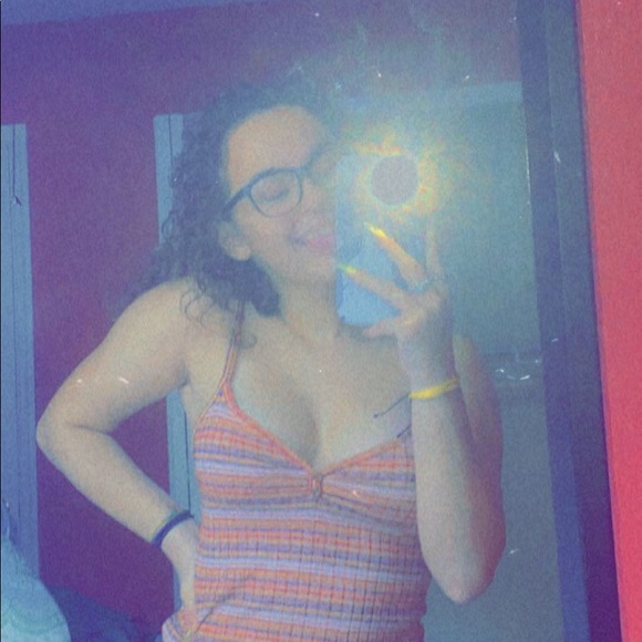 Meet the posher, Alyssa - Picture 5 of 5